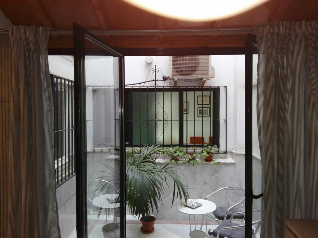 Centrico Apartamento Con Patio Privado إشبيلية المظهر الخارجي الصورة